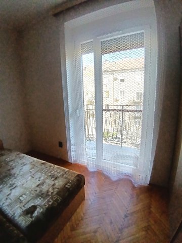 Eladó téglalakás, Szolnokon 32.9 M Ft, 2 szobás