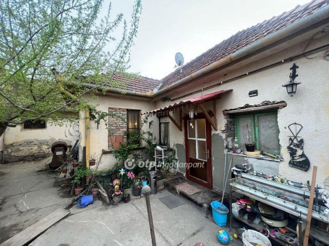 Eladó családi ház, Cegléden 19 M Ft, 3+1 szobás