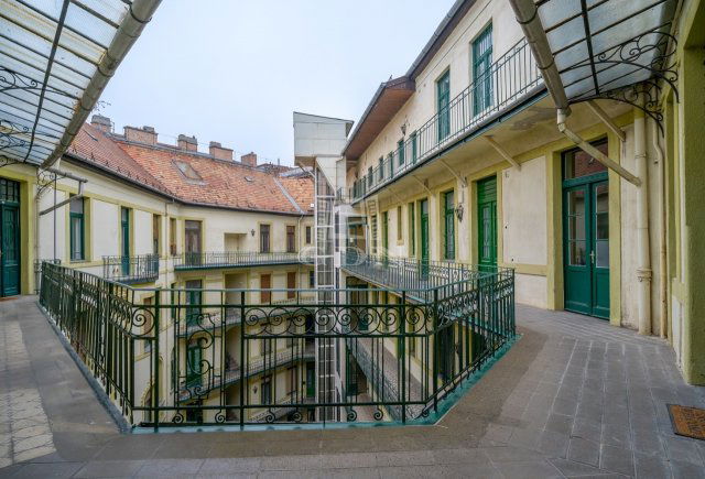 Eladó téglalakás, Budapesten, V. kerületben 267.456 M Ft