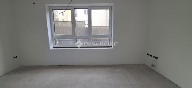 Eladó téglalakás, Pécsett 99.5 M Ft, 2+1 szobás