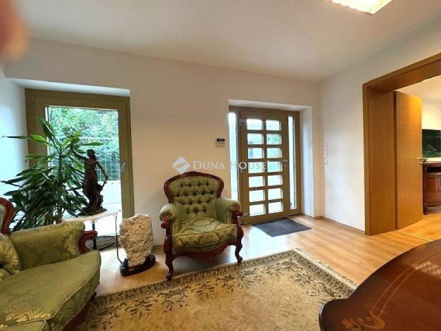 Kiadó ikerház, albérlet, Budapesten, XII. kerületben, 8 szobás