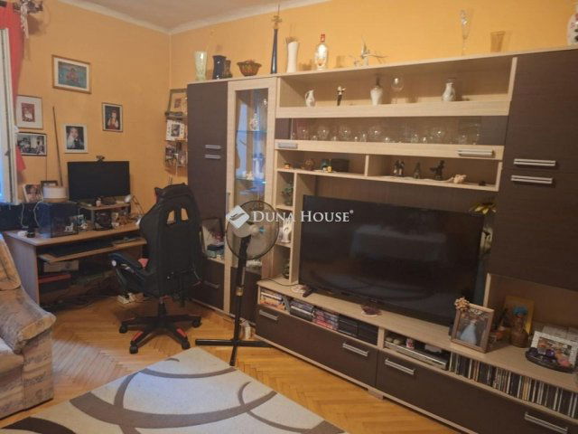 Eladó téglalakás, Tatabányán 39.9 M Ft, 1 szobás
