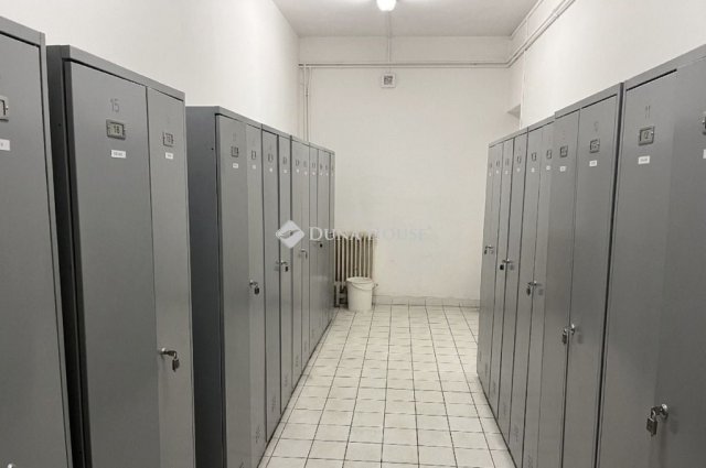 Kiadó ipari ingatlan, Petőfibányán 2338 E Ft / hó