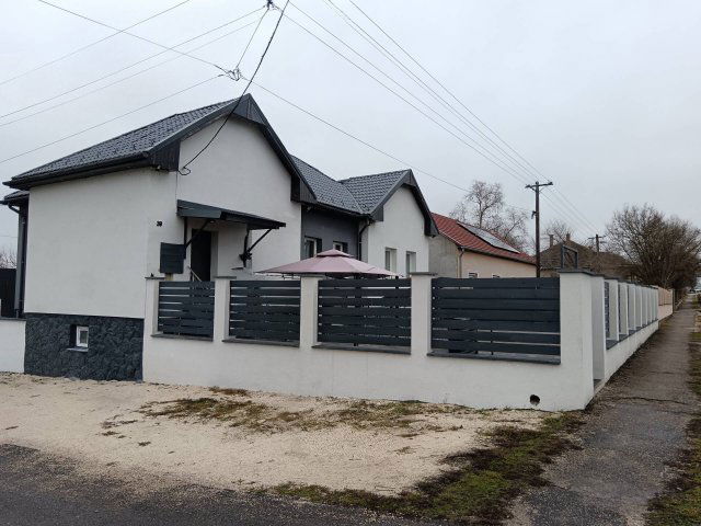 Eladó családi ház, Tokodaltárón 95 M Ft, 6 szobás