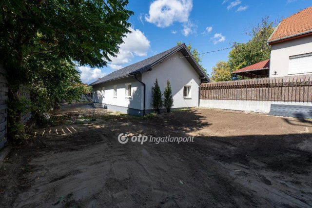 Eladó családi ház, Fóton 99.9 M Ft, 3+2 szobás