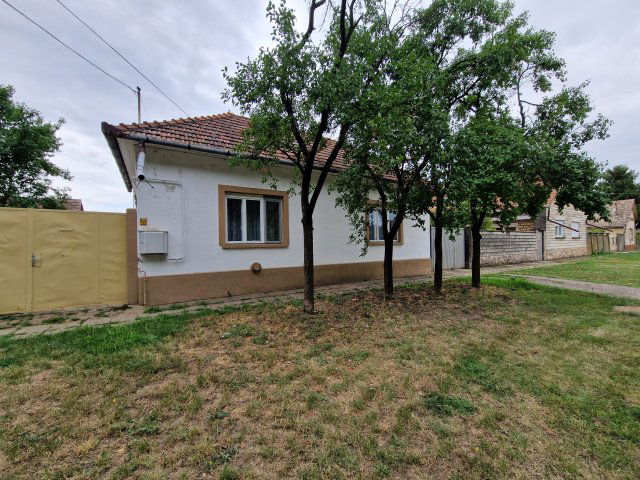 Eladó családi ház, Apátfalván 14.9 M Ft, 2 szobás