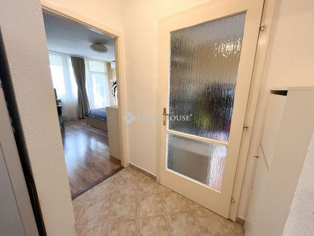 Eladó panellakás, Szigetszentmiklóson 54.9 M Ft, 2 szobás