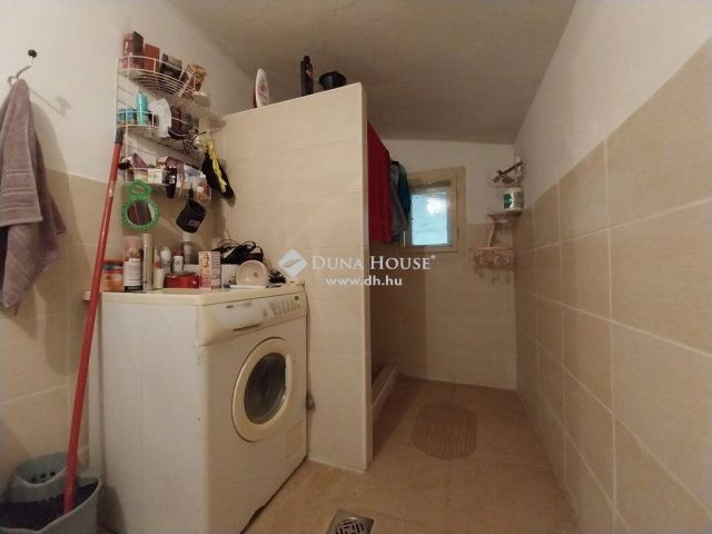 Eladó családi ház, Pakson 28 M Ft, 2 szobás