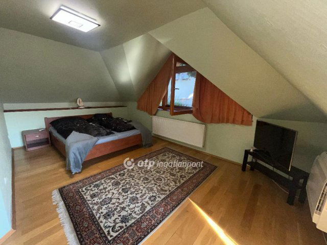 Eladó családi ház, Csömörön 339.9 M Ft, 6 szobás