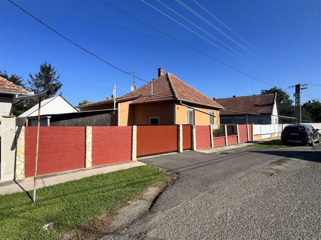 Eladó családi ház, Sarkadon 34 M Ft, 5 szobás