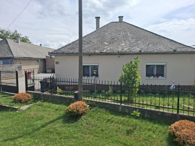 Eladó családi ház, Boldogkőváralján 23 M Ft, 3 szobás