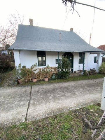 Eladó nyaraló, Szekszárdon 29.5 M Ft, 3 szobás