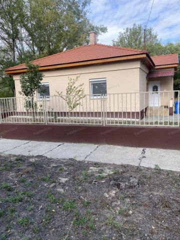 Eladó családi ház, Kunbaracson 33.9 M Ft, 2 szobás