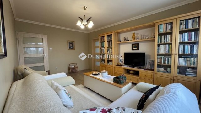 Eladó téglalakás, Hajdúszoboszlón 76 M Ft, 3 szobás