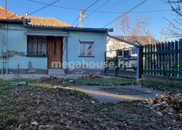 Eladó családi ház, Budaörsön 37.9 M Ft, 1 szobás