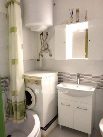 Eladó téglalakás, Balatonfüreden 79.8 M Ft, 3 szobás