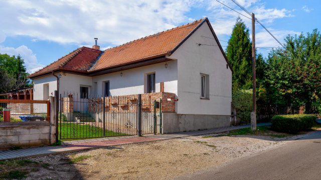 Eladó családi ház, Biatorbágyon 79.9 M Ft, 3 szobás