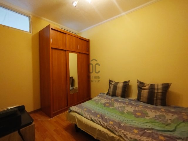 Eladó panellakás, Dunaújvárosban 31.9 M Ft, 2 szobás