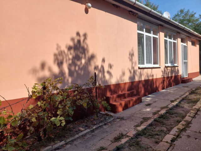 Eladó családi ház, Garán 16 M Ft, 4 szobás