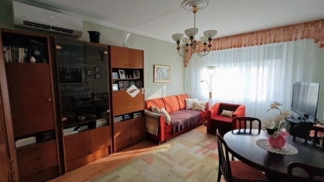 Eladó panellakás, Kecskeméten 44.9 M Ft, 3 szobás