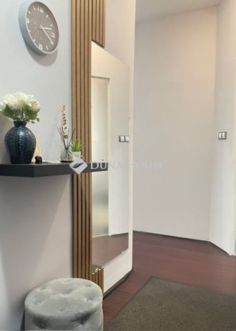 Eladó téglalakás, Budapesten, VI. kerületben 165 M Ft, 2 szobás