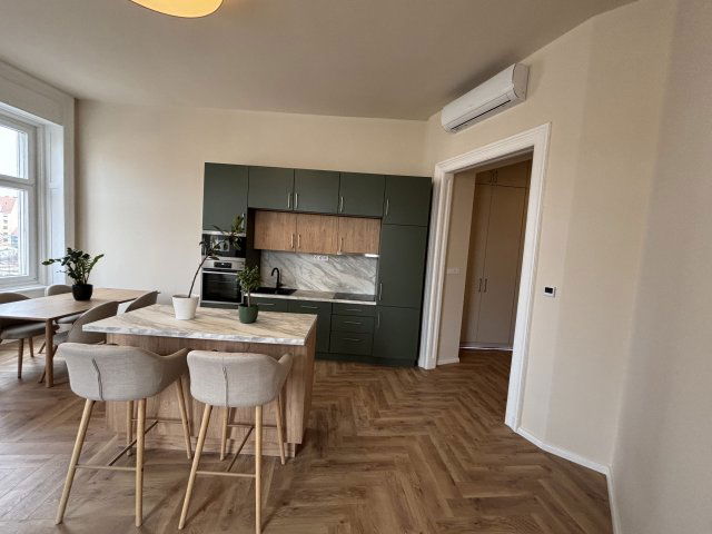 Eladó téglalakás, Budapesten, I. kerületben, Ostrom utcában