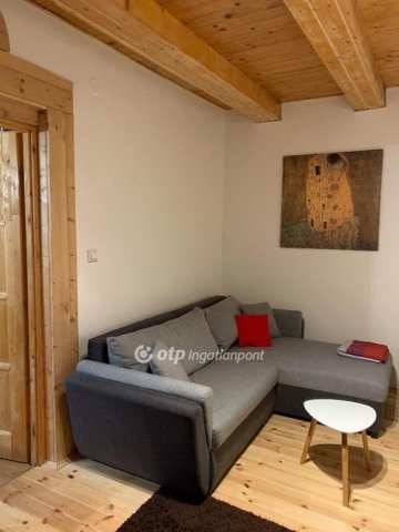 Eladó téglalakás, Pécsett 59.9 M Ft, 1+2 szobás