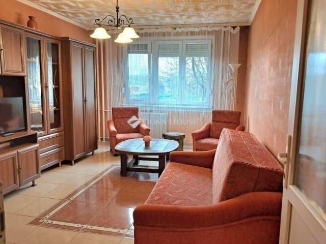 Eladó panellakás, Budapesten, XV. kerületben 67.4 M Ft, 2 szobás