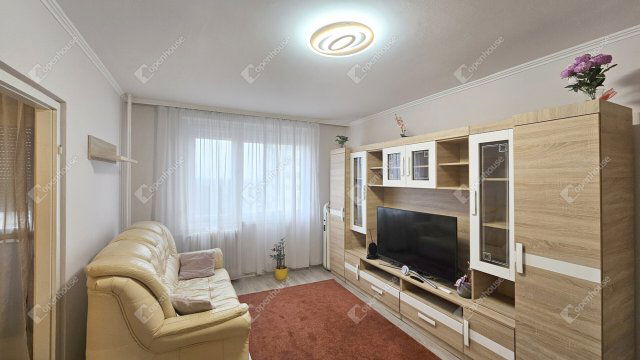 Eladó panellakás, Miskolcon 29.9 M Ft, 3 szobás