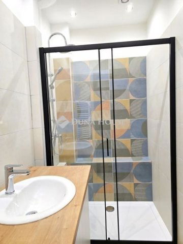 Eladó téglalakás, Pécsett 59.9 M Ft, 3 szobás