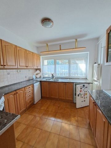 Kiadó családi ház, albérlet, Pécsett 390 E Ft / hó, 5 szobás