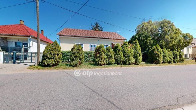 Eladó családi ház, Baktalórántházán 52 M Ft, 4+2 szobás
