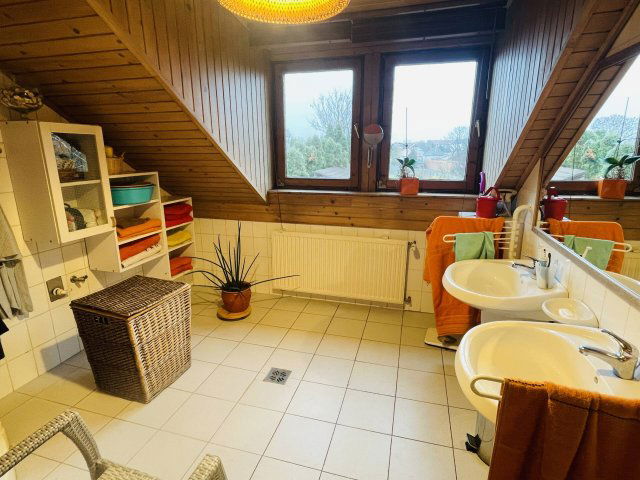 Eladó családi ház, Tatán 147 M Ft, 3+4 szobás