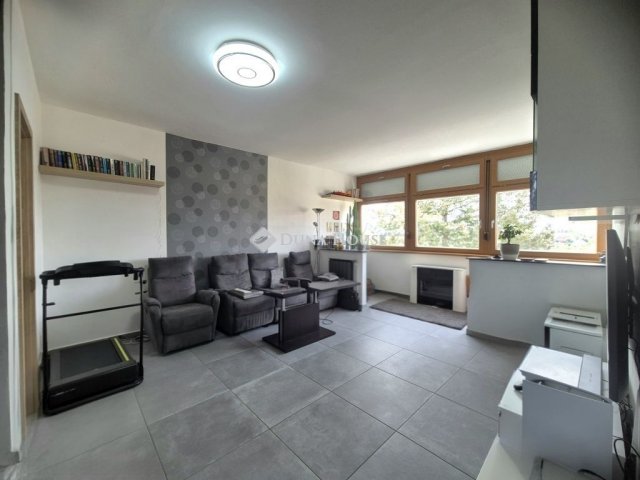 Eladó téglalakás, Szentendrén 89.9 M Ft, 4 szobás