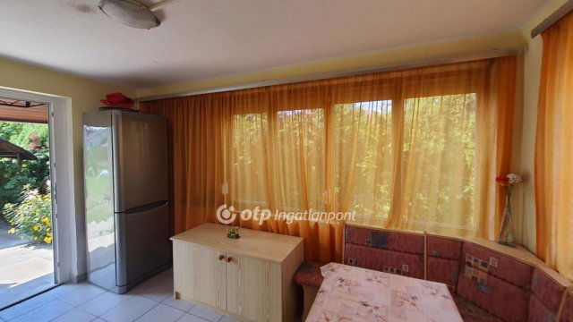Eladó családi ház, Balatonfenyvesen 64.9 M Ft, 1+1 szobás