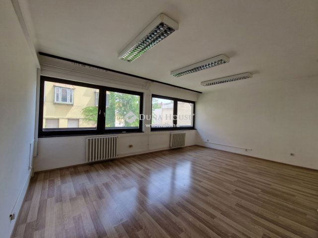 Kiadó iroda, Kecskeméten 1200 E Ft / hó / költözzbe.hu