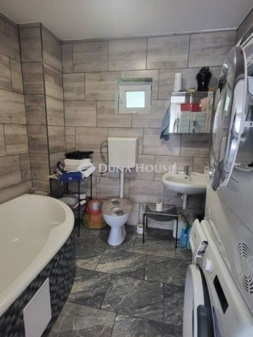 Eladó családi ház, Gyálon 82 M Ft, 6 szobás