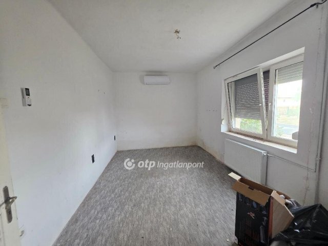 Eladó családi ház, Csöngén 18.9 M Ft, 3 szobás