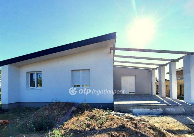Eladó családi ház, Siófokon 95 M Ft, 4 szobás