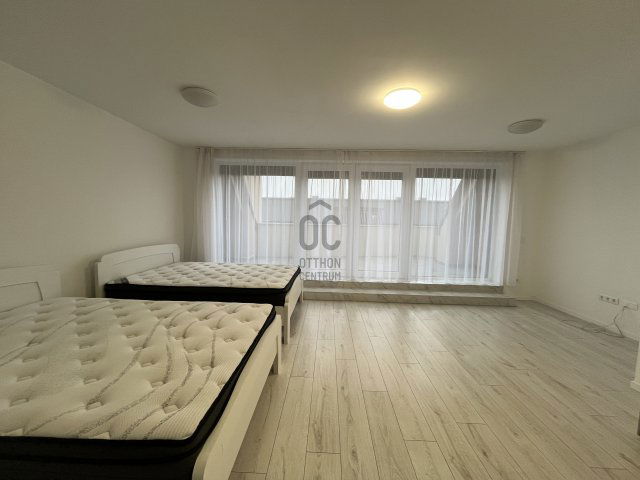 Kiadó sorház, albérlet, Debrecenben 600 E Ft / hó, 5 szobás