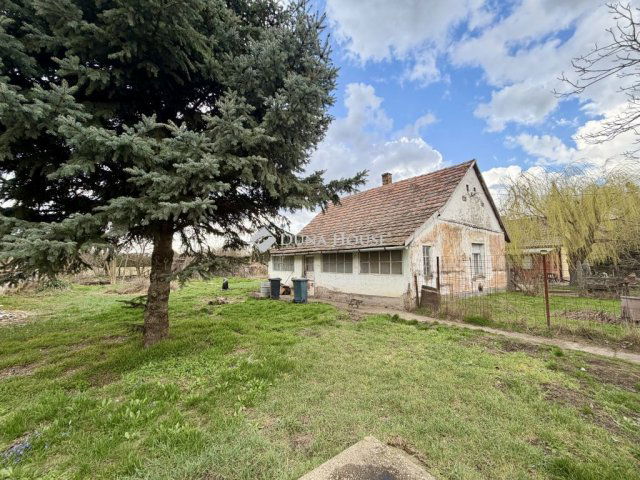 Eladó családi ház, Nagylókon 13.9 M Ft, 1 szobás