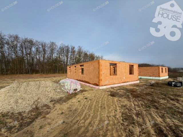 Eladó családi ház, Városföldön 79.9 M Ft, 4 szobás