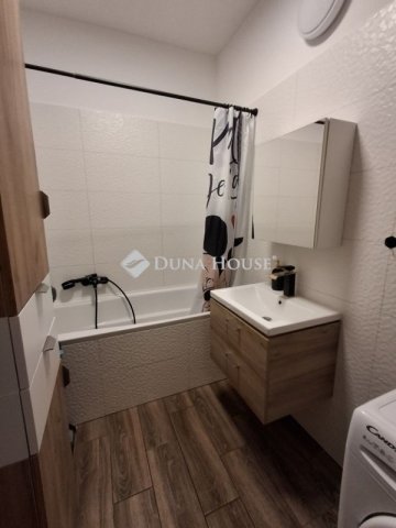 Eladó téglalakás, Budapesten, IV. kerületben 93.5 M Ft, 3 szobás