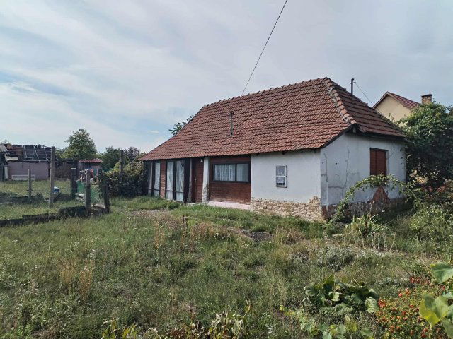 Eladó családi ház, Szarvasgedén 8.95 M Ft, 1 szobás