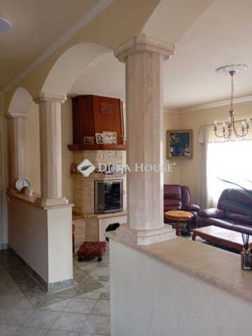 Eladó családi ház, Bajóton 120 M Ft, 5 szobás