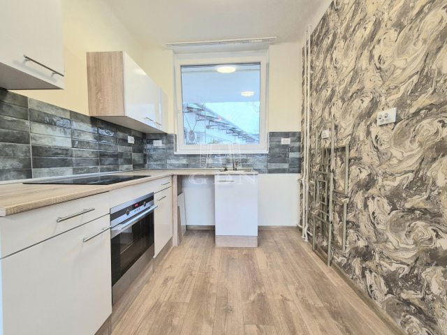 Eladó téglalakás, Budapesten, VIII. kerületben 82.9 M Ft