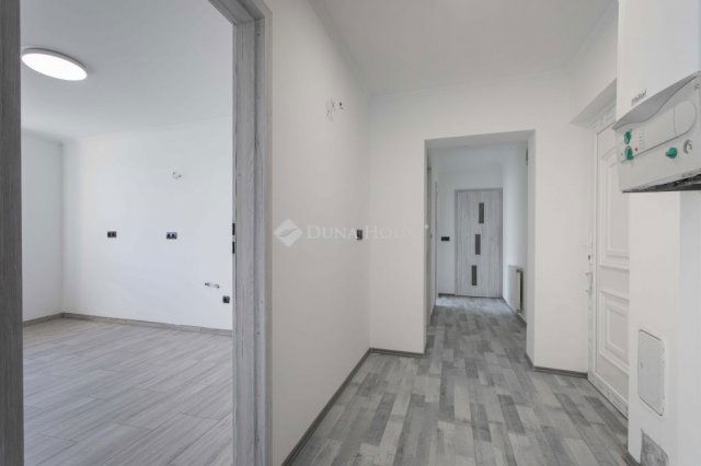 Eladó téglalakás, Mosonmagyaróváron 50 M Ft, 3 szobás