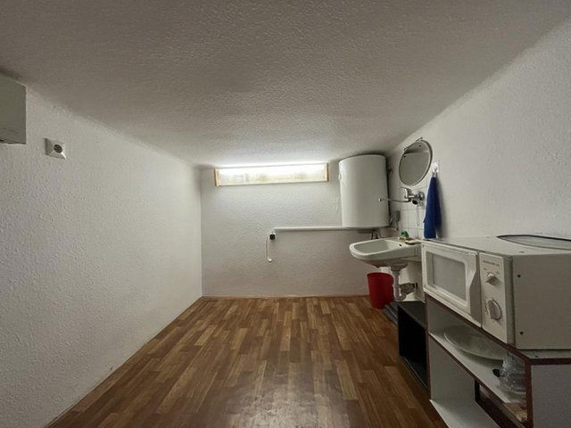 Kiadó üzlethelyiség, Budapesten, III. kerületben 80 E Ft / hó