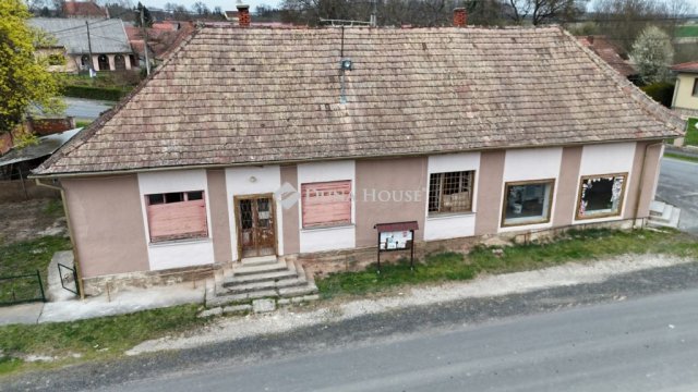 Eladó családi ház, Reszneken 50.853 M Ft, 5 szobás