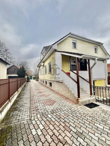 Eladó ikerház, Albertirsán 95 M Ft, 6 szobás